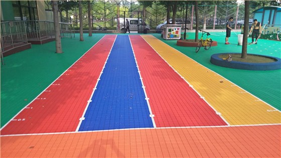 幼兒園懸浮拼裝地板