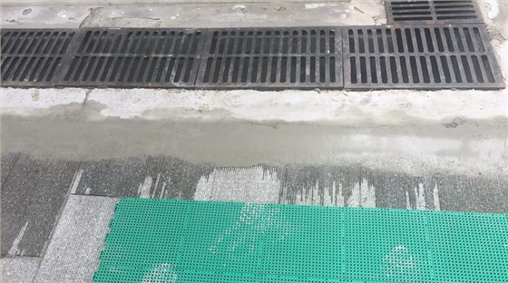 懸浮拼裝地板