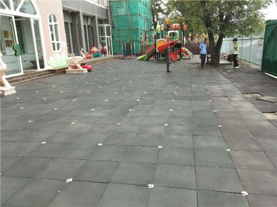 幼兒園懸浮拼裝地板