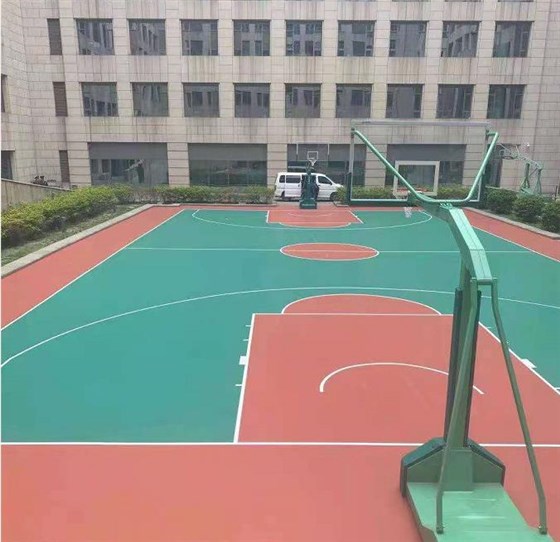 室外籃球場1