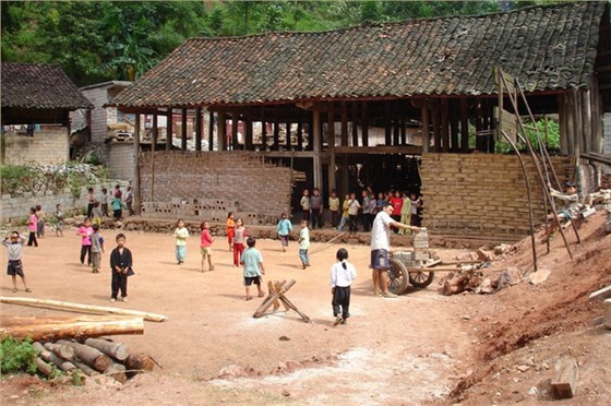 土質(zhì)籃球地面