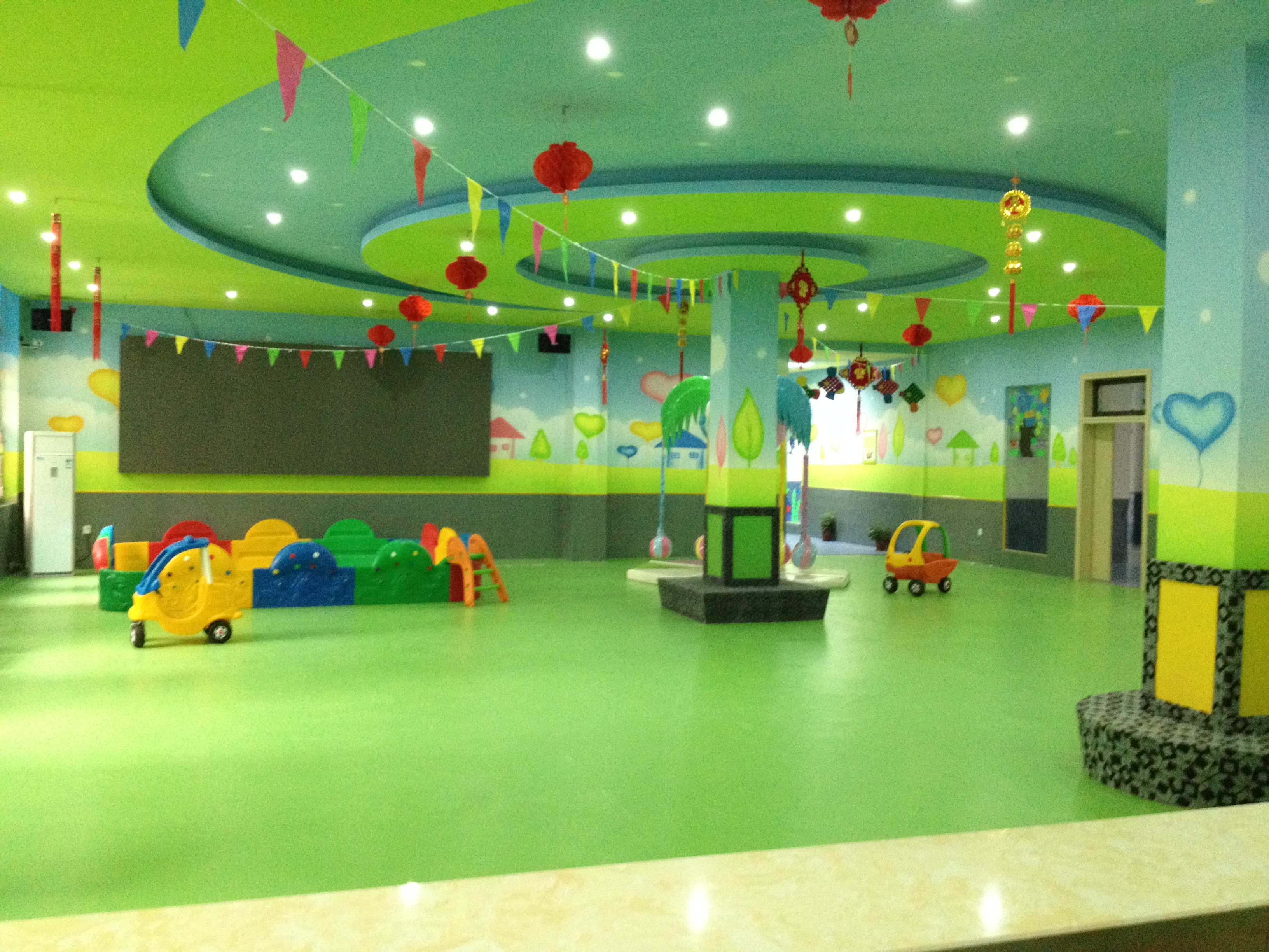 室內幼兒園運動地板