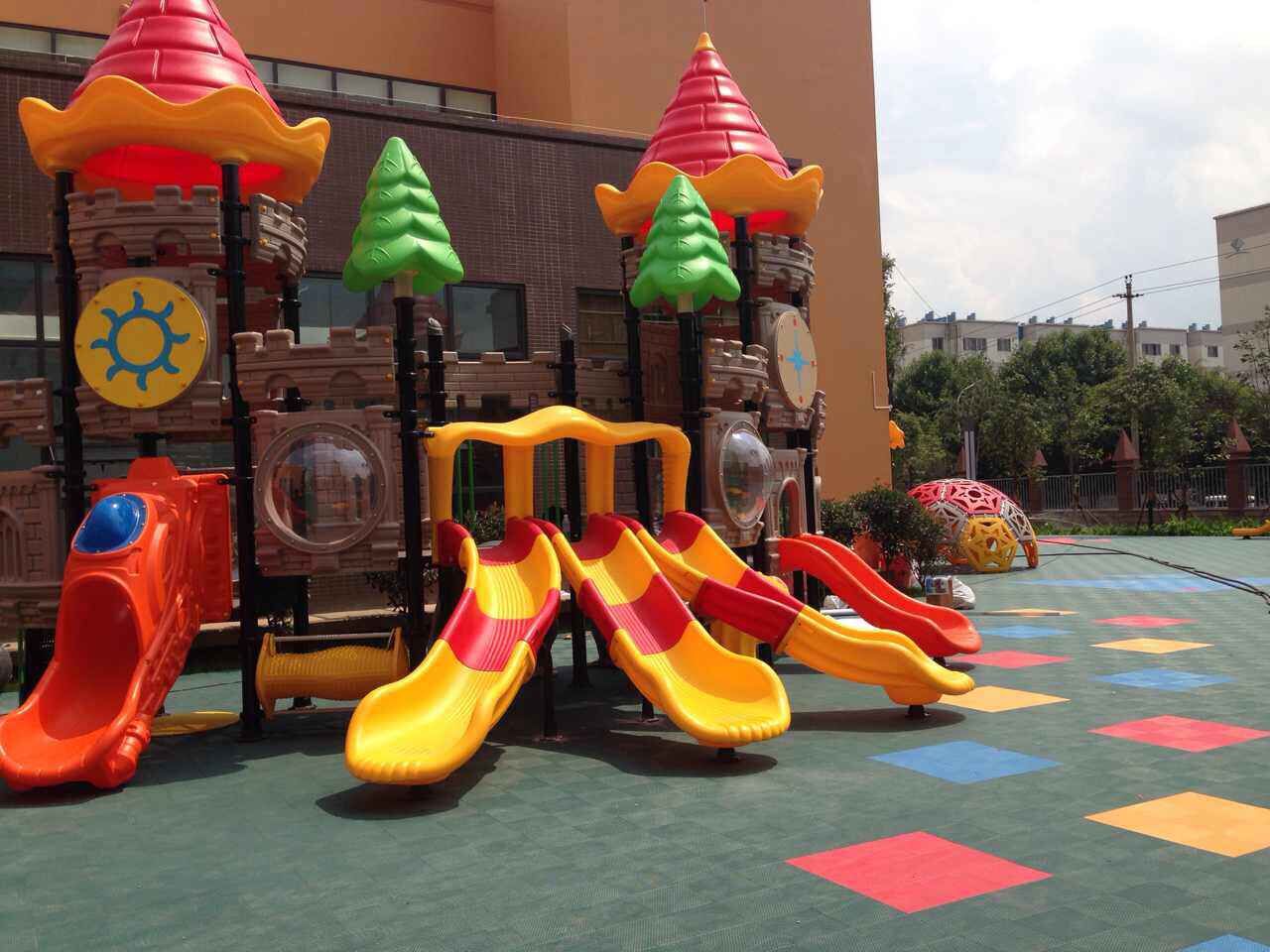 幼兒園懸浮拼裝地板