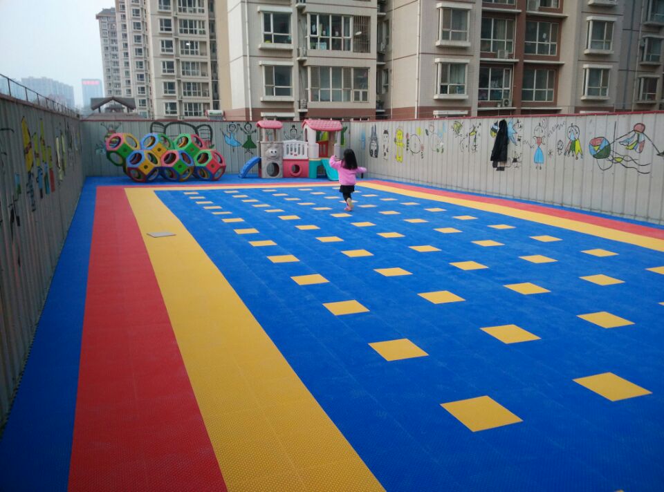 幼兒園懸浮拼裝地板