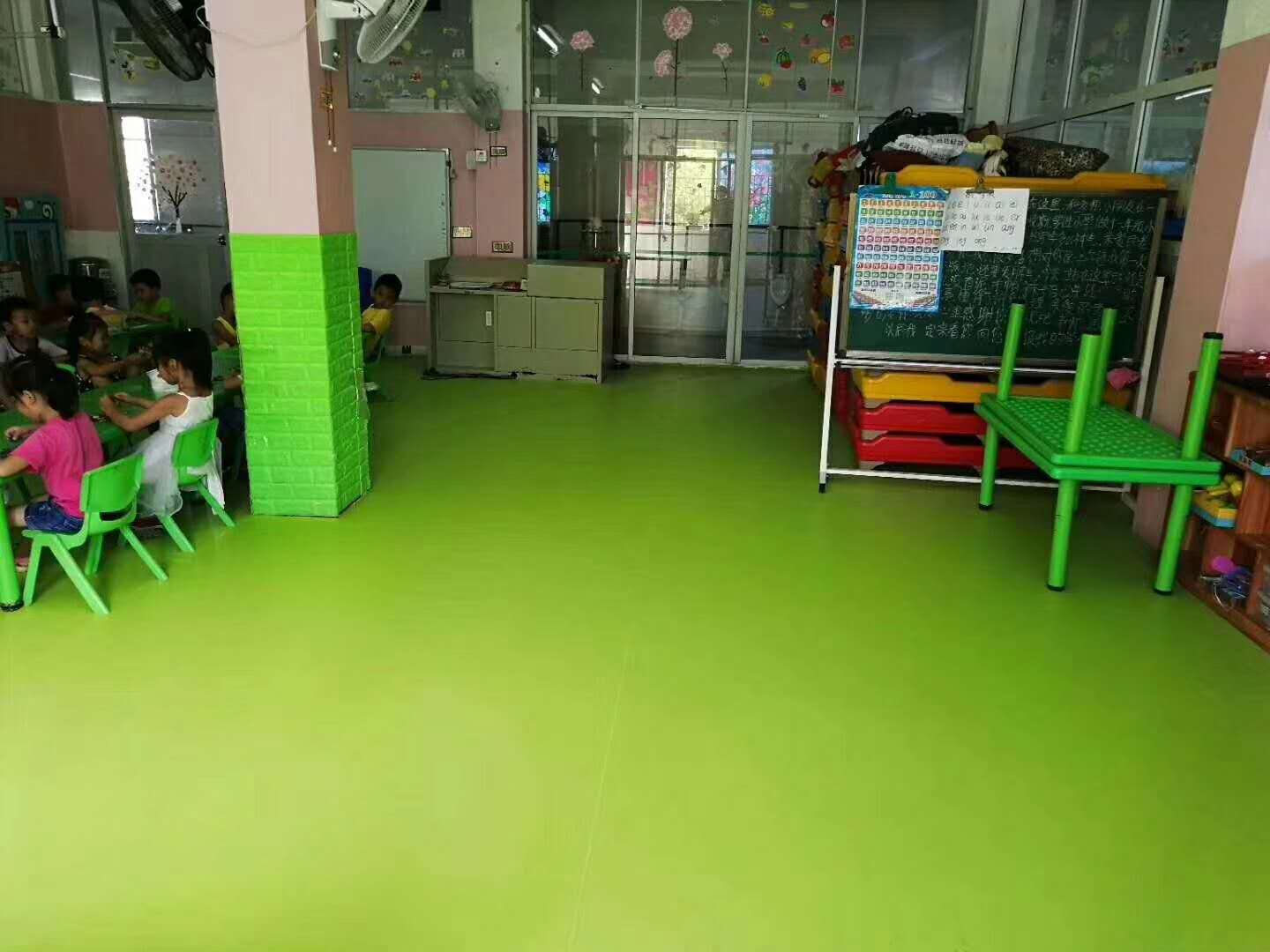 塑膠地板