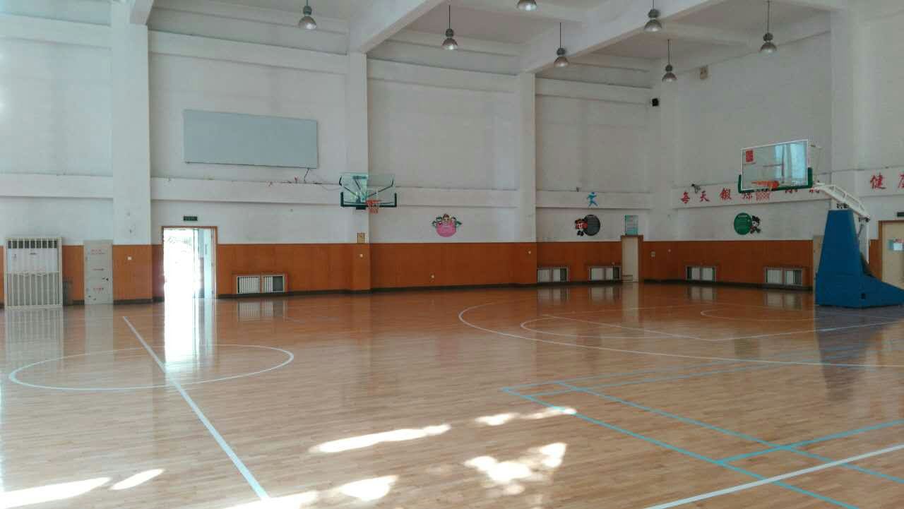 體育場館運動地板清潔保養