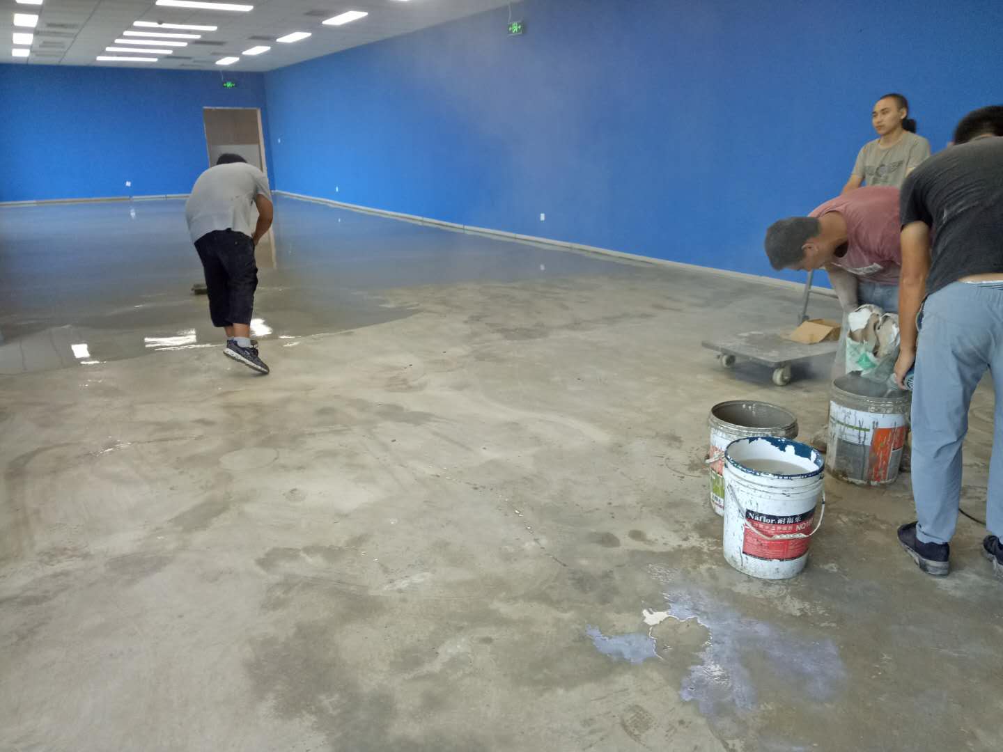 塑膠地板水泥自流平