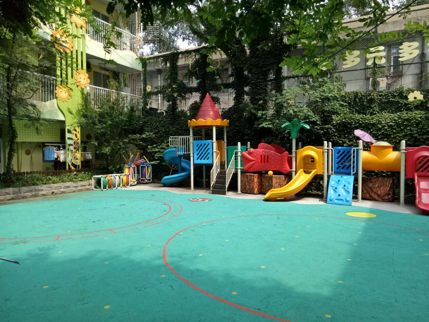 五色土幼兒園懸浮拼裝地板