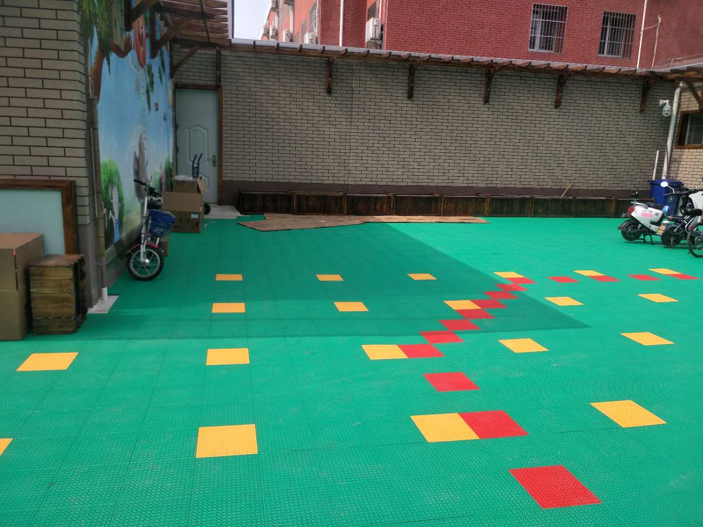 幼兒園懸浮拼裝地板