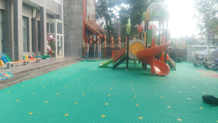中潤致遠幼兒園懸浮拼裝地板案例2