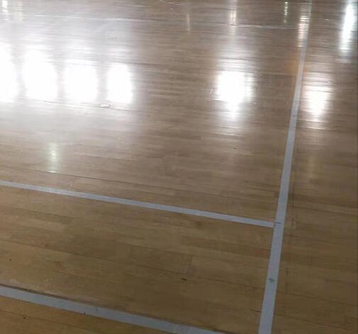 朝陽體育館羽毛球場館運(yùn)動木地板翻新讓你眼前一亮！