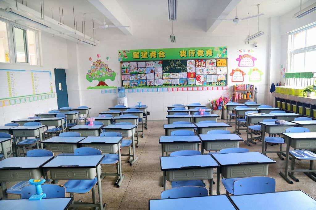 學(xué)校地板