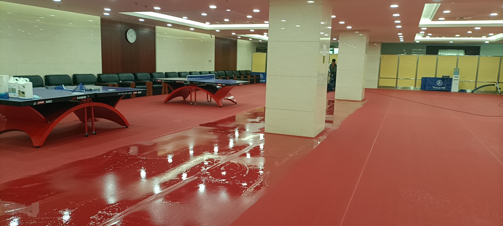 乒乓球地膠清潔
