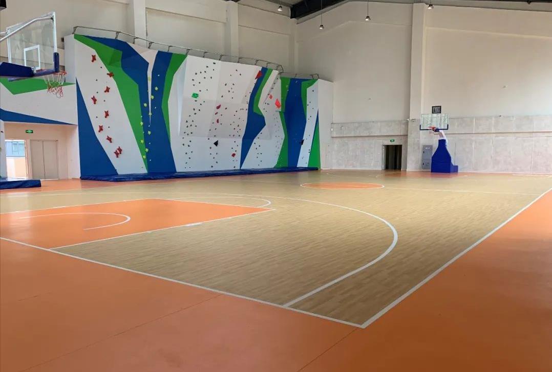 籃球場運動地板