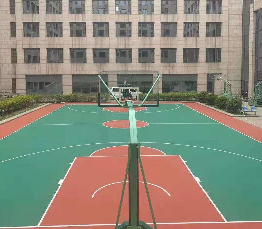 室外籃球場
