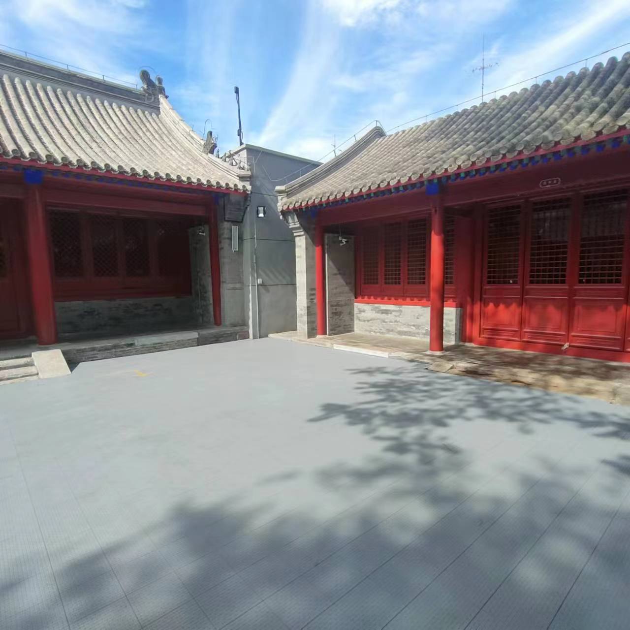 懸浮拼裝地板